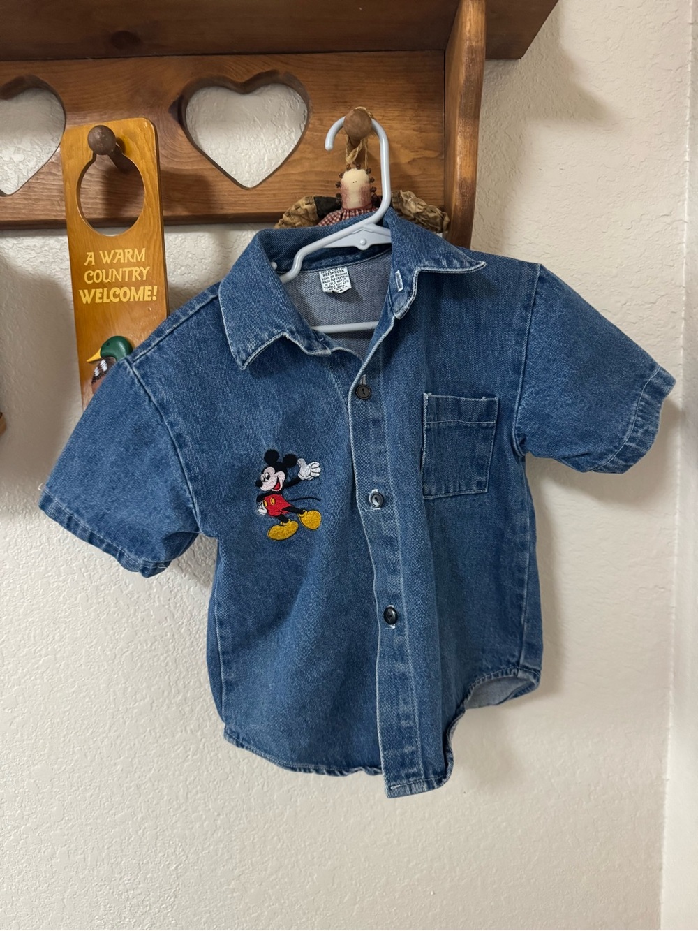 Vintage Mickey Mouse Kids
Denim Shirt Short Sleeve
Button Down Blue Size 5-6
USA